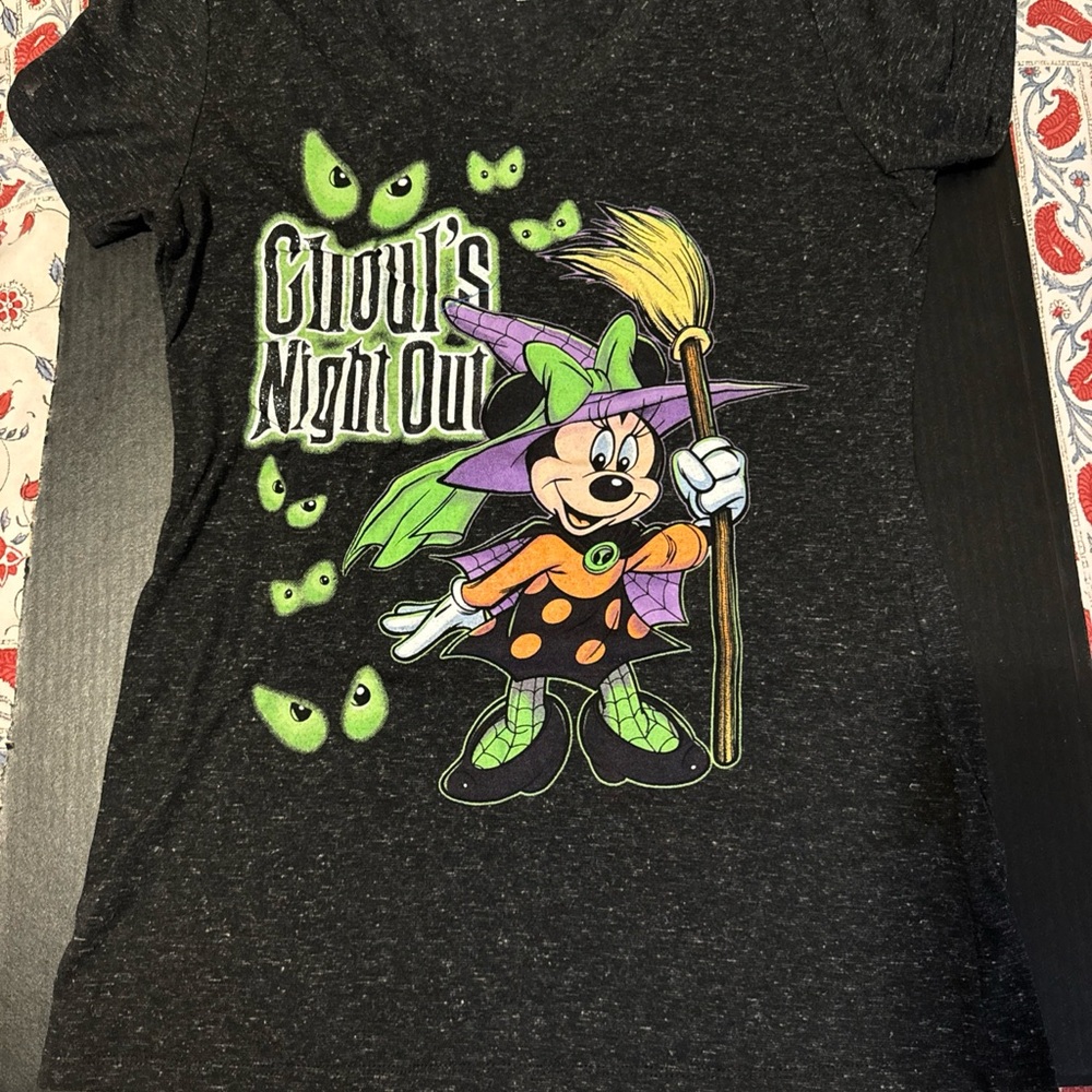 Disney World Parks Minnie Mouse Disney Shirt “Ghoul’s Night Out”  Black Large